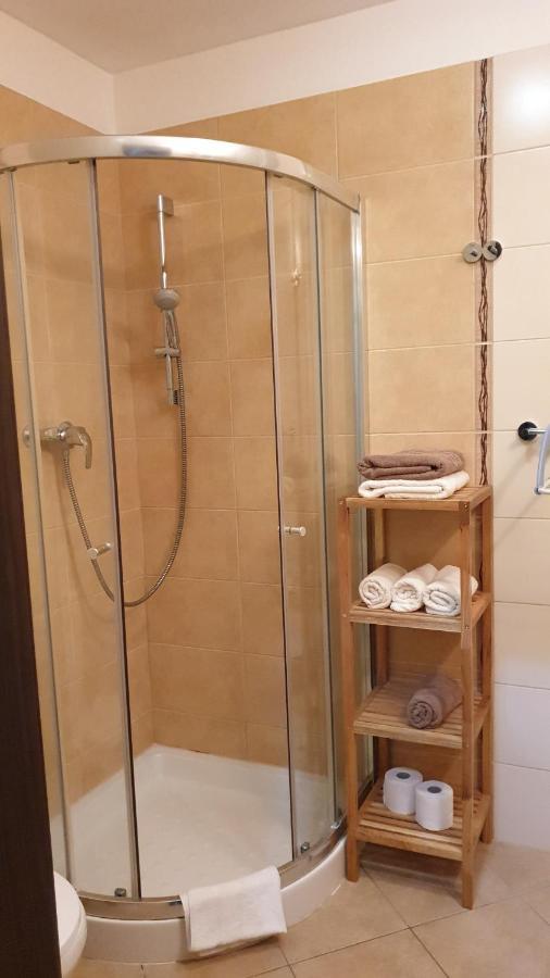 Apartman Aquapark - Hotel Besenova Bagian luar foto