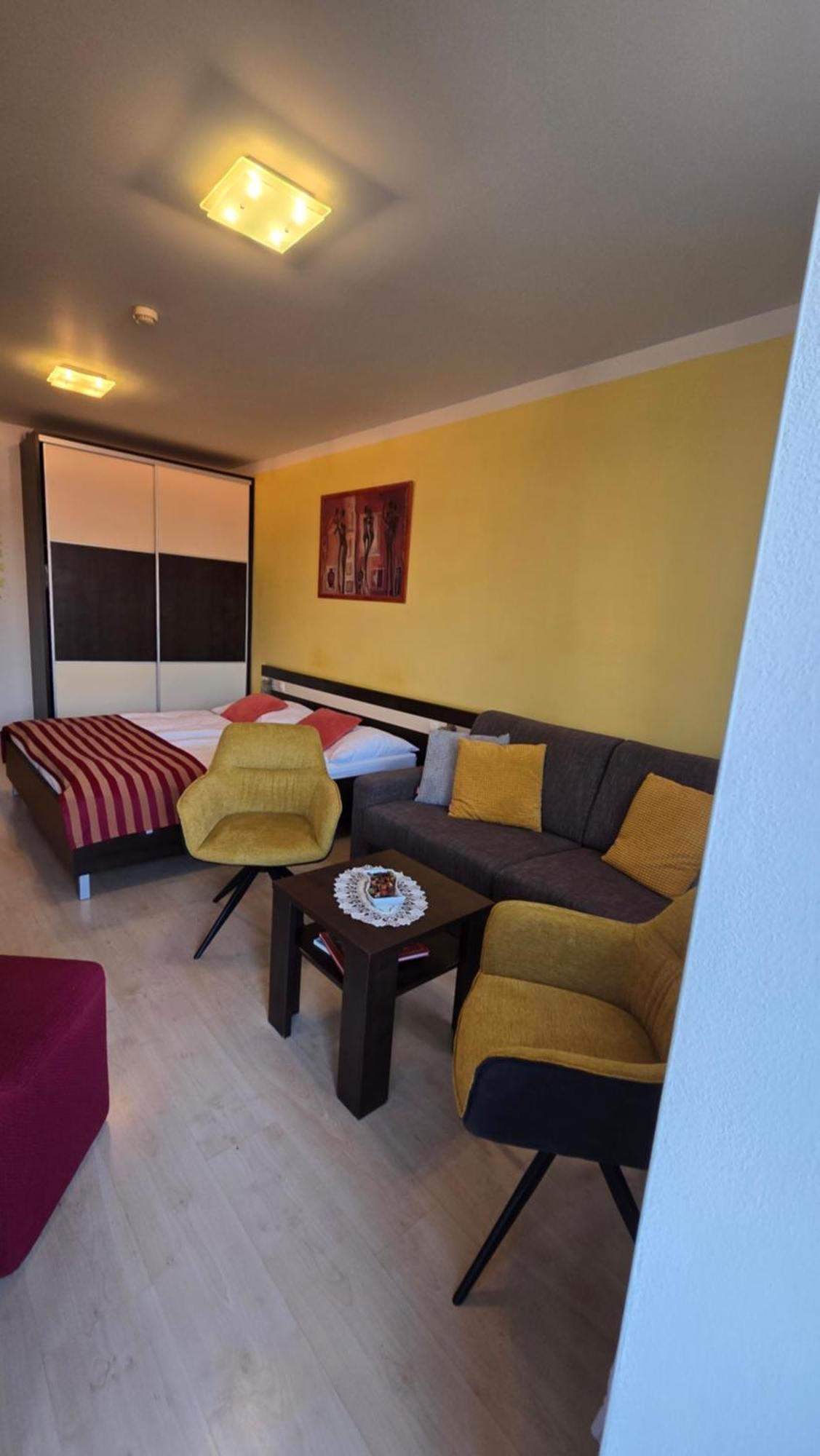 Apartman Aquapark - Hotel Besenova Bagian luar foto