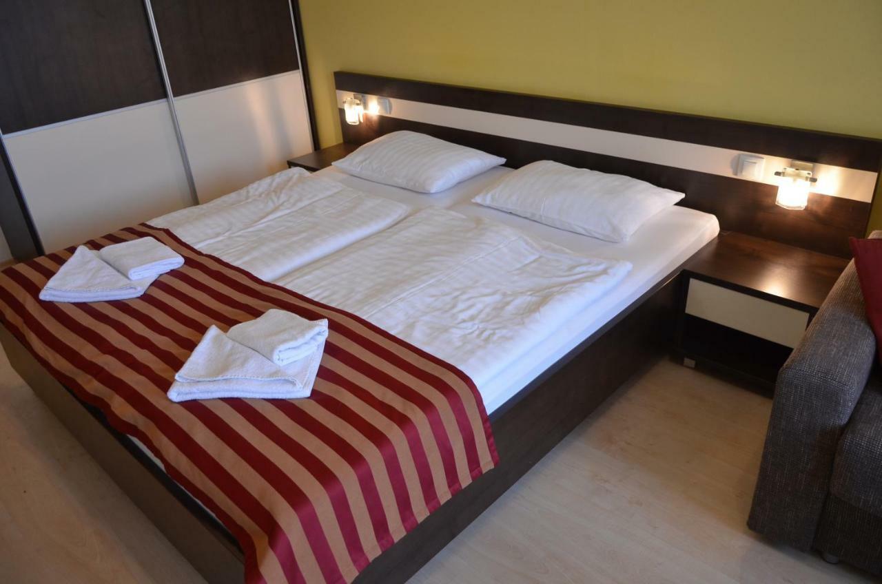 Apartman Aquapark - Hotel Besenova Bagian luar foto